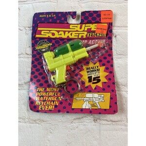 New Vintage Super Soaker Keychain Pump Action  1992 Original Package Larami